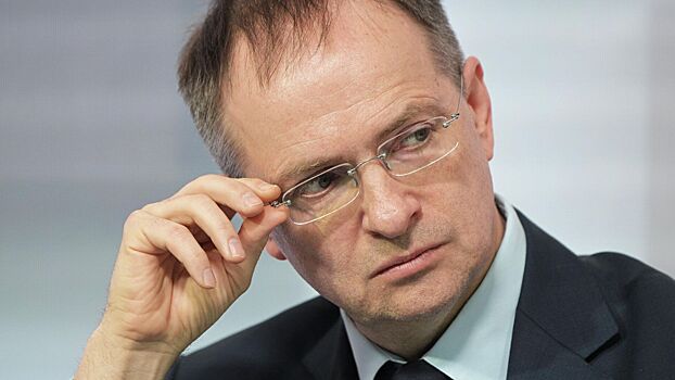 Придыбайло: Мединский вышел к журналистам в Стамбуле с «толстой папкой»