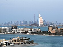 Обещают миллионы: как российских школьниц вербуют в «модельные туры»