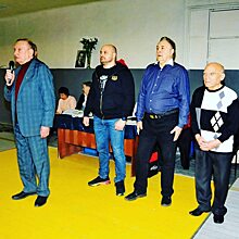 В Саратове состоялся турнир по фехтованию среди ветеранов и любителей