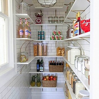 Кладовка в квартире: зачем нужна, где и как её сделать