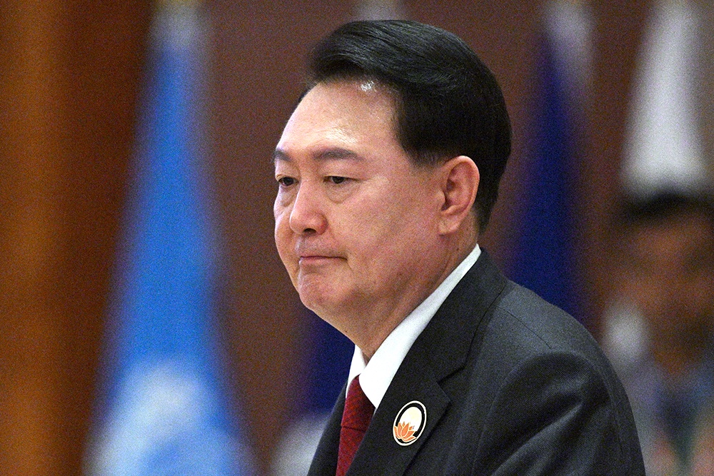 Президент Южной Кореи публично извинился за «немудрое поведение» жены
