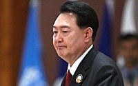 Президент Южной Кореи публично извинился за «немудрое поведение» жены