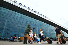 Десятки рейсов задержали в аэропортах Москвы