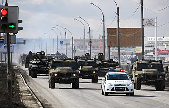 Ремонт дорог в Екатеринбурге к ЧМ-2018 не изменит маршрут военной техники к Параду Победы