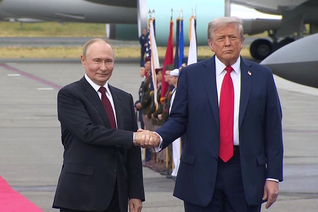 В США заявили о необходимости диалога Трампа и Путина