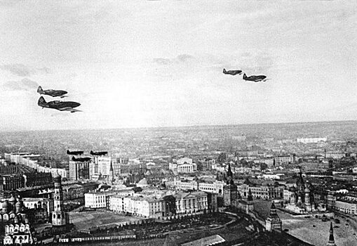 Зачем в декабре 1941 года в центре Москвы нарисовали фальшивый город