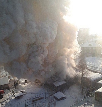 В Архангельске дом на улице Пушкина загорелся во второй раз за три дня
