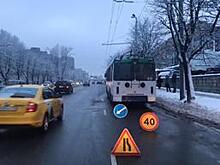 В Калининграде троллейбус попал в аварию, пострадала пассажирка