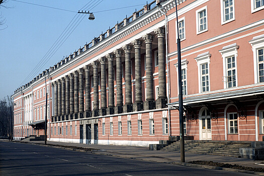Столичные власти продадут Екатерининский дворец