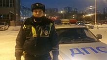 Инспекторы ДПС в Подмосковье передали медикам мужчину, спасённого неравнодушными гражданами