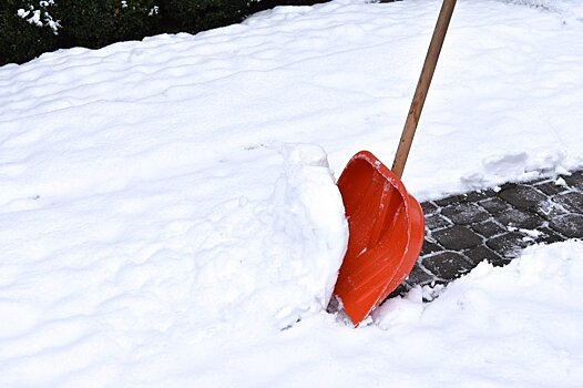 Уфимские власти попросили местных жителей убрать снег