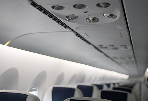 У летевшего в Омск самолета отказала система навигации