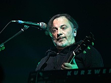 Видео: Вадим Самойлов из "Агаты Кристи" выступил в военном госпитале