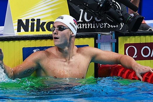 Российский пловец Морозов взял золото на дистанции 50 м кролем на этапе КМ