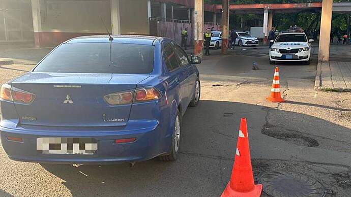 Автомобиль Mitsubishi насмерть задавил женщину на парковке в столичных Вешняках