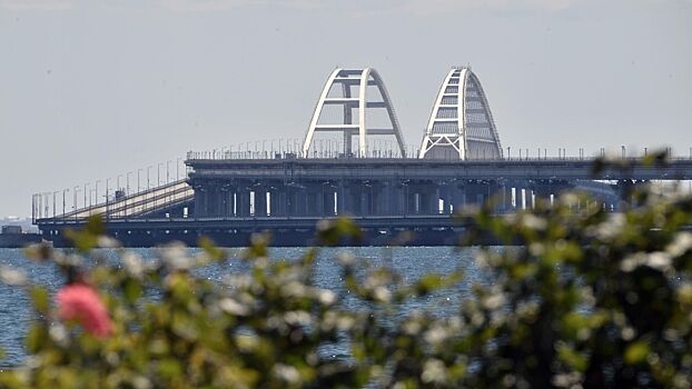 Движение по Крымскому мосту в сторону Керчи перекрыто