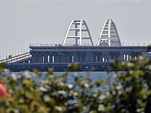 «Они пожалеют!»: Киев пригрозил атаками на Крымский мост накануне Дня Победы