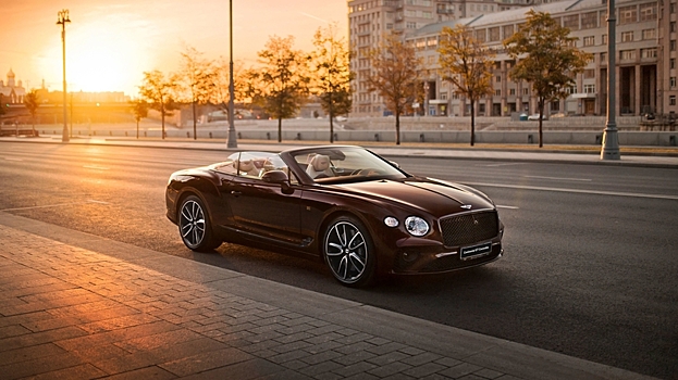 Изысканный и мощный кабриолет Bentley Continental GT появился в России