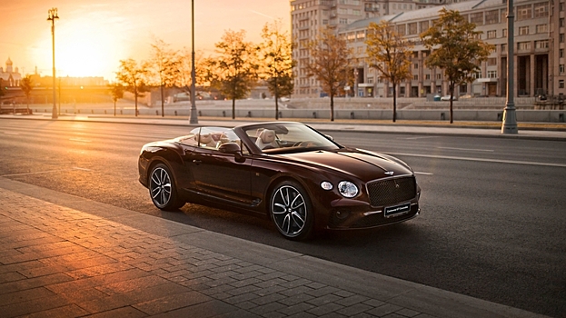 Изысканный и мощный кабриолет Bentley Continental GT появился в России
