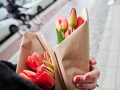 Как выбрать свежие цветы на 14 февраля