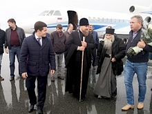 В Салехарде - высокий гость. Прихожан благословили на труды и совершили молебен на месте строительства моста