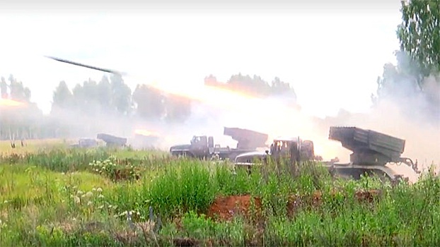 День огня: «Грады», «Акации» и «Мста-Б» выжигают полигон в Челябинской области