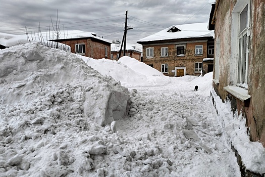 В Прикамье завели несколько дел после травмирования людей упавшим снегом