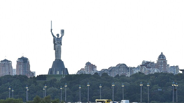 Что происходит в мире сегодня: Китай осуждает США, в Киеве несут цветы Булгакову