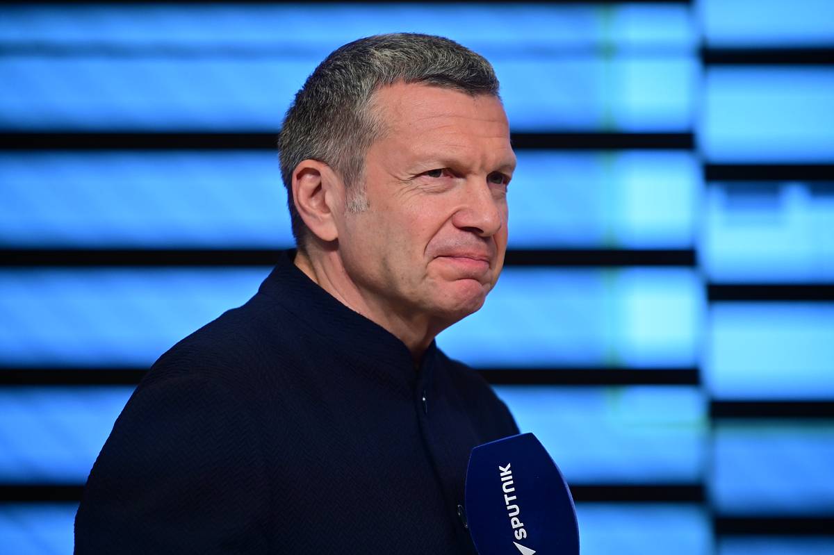 Соловьев спел Захаровой и назвал ее богиней