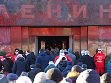 В Москве снова открыли мавзолей. Комментарии в соцсетях один веселее другого