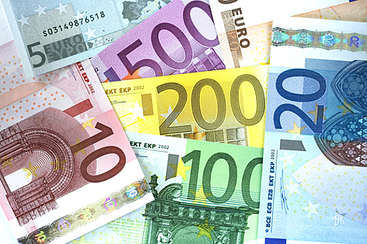 Евро опустился ниже 71 рубля