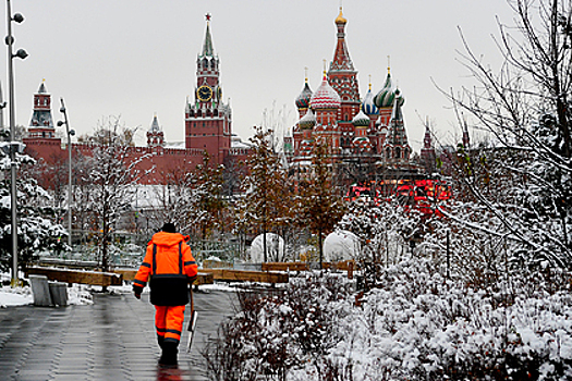 Власти Москвы успешно противостоят погодным явлениям, сохраняя привычное течение жизни в мегаполисе