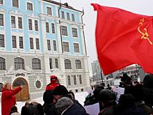 Петербургские коммунисты провели публичную акцию после запрета митинга