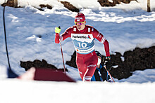 Лыжник Большунов завоевал золото в скиатлоне на чемпионате мира