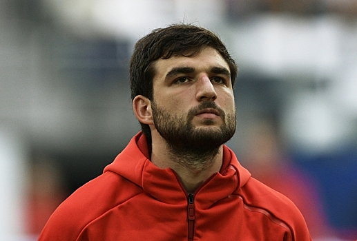 «Боюсь только одиночества». Защитник сборной Джикия ответил на серьезные и несерьезные вопросы женщин