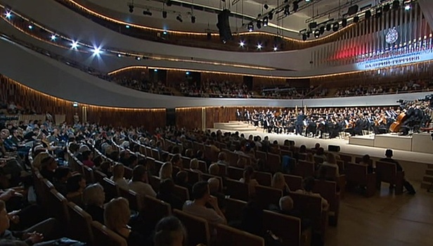Валерий Гергиев дал концерт памяти Майи Плисецкой в "Зарядье"