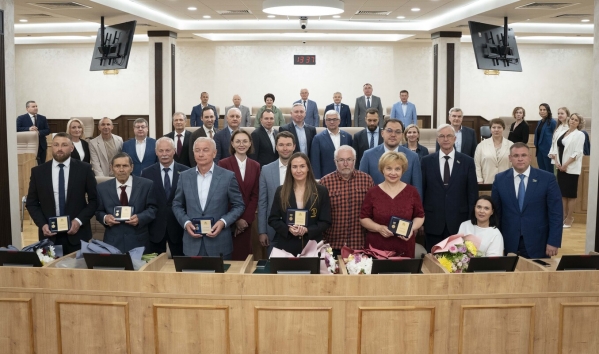 В Екатеринбурге вручили новую городскую награду: «Мы впишем новую страницу в историю города»