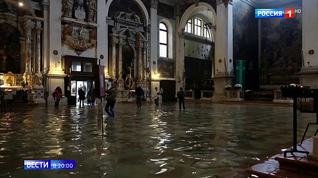 Сталь низкого качества: дамба "Моисей" не спасла Венецию от наводнения