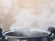 Сезон кастрюль: почему отключают горячую воду, и когда это закончится