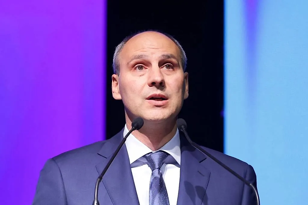 Паслер&nbsp; поручил оказать юрпомощь пытавшемуся прорваться к нему мужчине