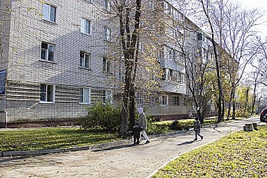 В Хабаровске педагогам вручают служебные квартиры в честь Дня учителя