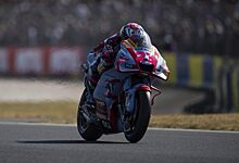 Энеа Бастианини выиграл гонку MotoGP в Ле-Мане, Баньяя сошёл