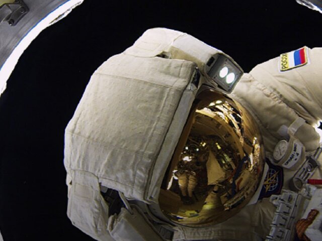 «Роскосмос» запланировал следующий выход в открытый космос на 12 мая