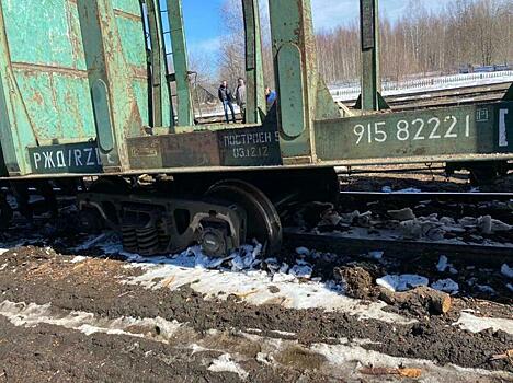 В Верхнекамском районе с рельсов сошли два грузовых вагона