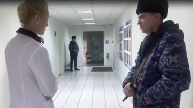 В московскую больницу приехали вооруженные автоматами росгвардейцы — Daily Storm