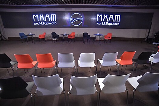 В МХАТ имени Горького реконструировали «Вишневый сад» 32-летней давности