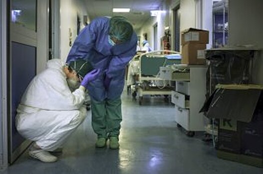 Число погибших от коронавируса во Франции превысило две тысячи человек