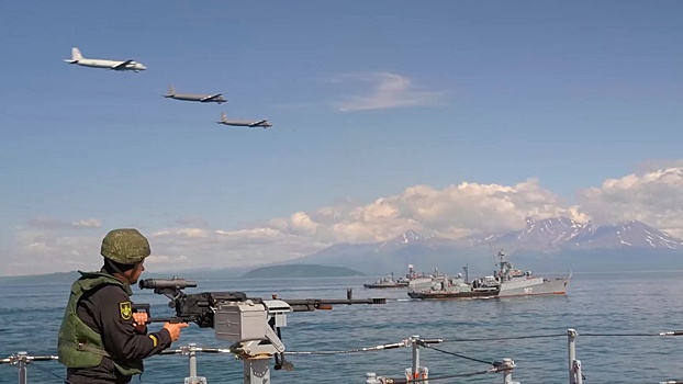 Российский Военно-морской флот отмечает День моряка-надводника