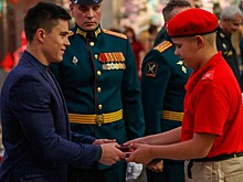 Никита Нагорный посвятил школьников в юнармейцы в музее Вооруженных Сил