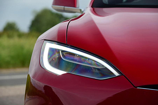 Tesla запатентовала «автоматические» поворотники